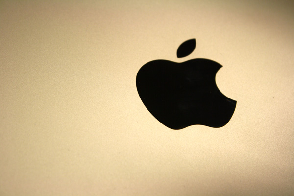 Consumers succumb to Apple addiction
