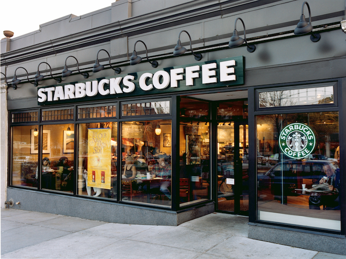 Starbucks embraces the nightlife