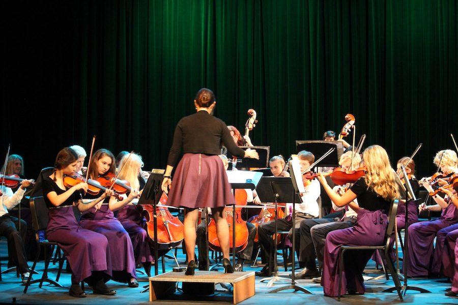 Carlsbad High schools chamber and string orchestras puts on a performance displaying their progress so far this year. On Thurs. Oct. 13 the orchestra and a few select pianist performed for their friends and family in the CAC.
