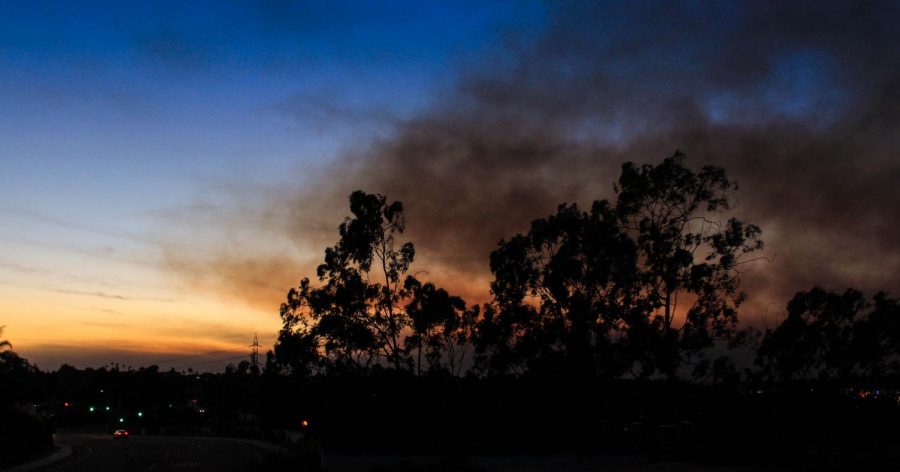 Fires+blaze+throughout+Southern+California%2C+causing+thousands+of+people+to+evacuate+and+leave+their+homes+behind.