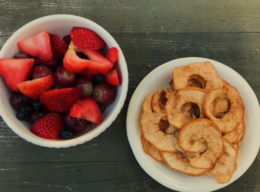 The+Fruit+Bowl+and+Cinnamon+Sugar+Dried+Apples.+These+snacks+can+be+made+quickly+with++common+household+ingredients.