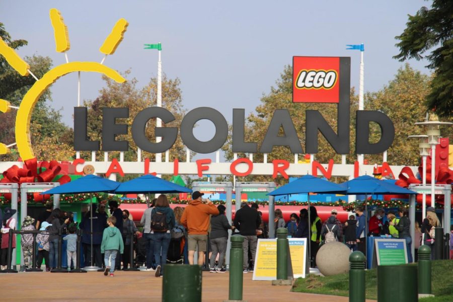 Legoland%2C+in+Carlsbad%2C+decorates+for+the+holidays+with+colorful+festive+decorations.+Legoland+has+many+holiday+themed+shows+and+attractions+during+the+winter+time.+