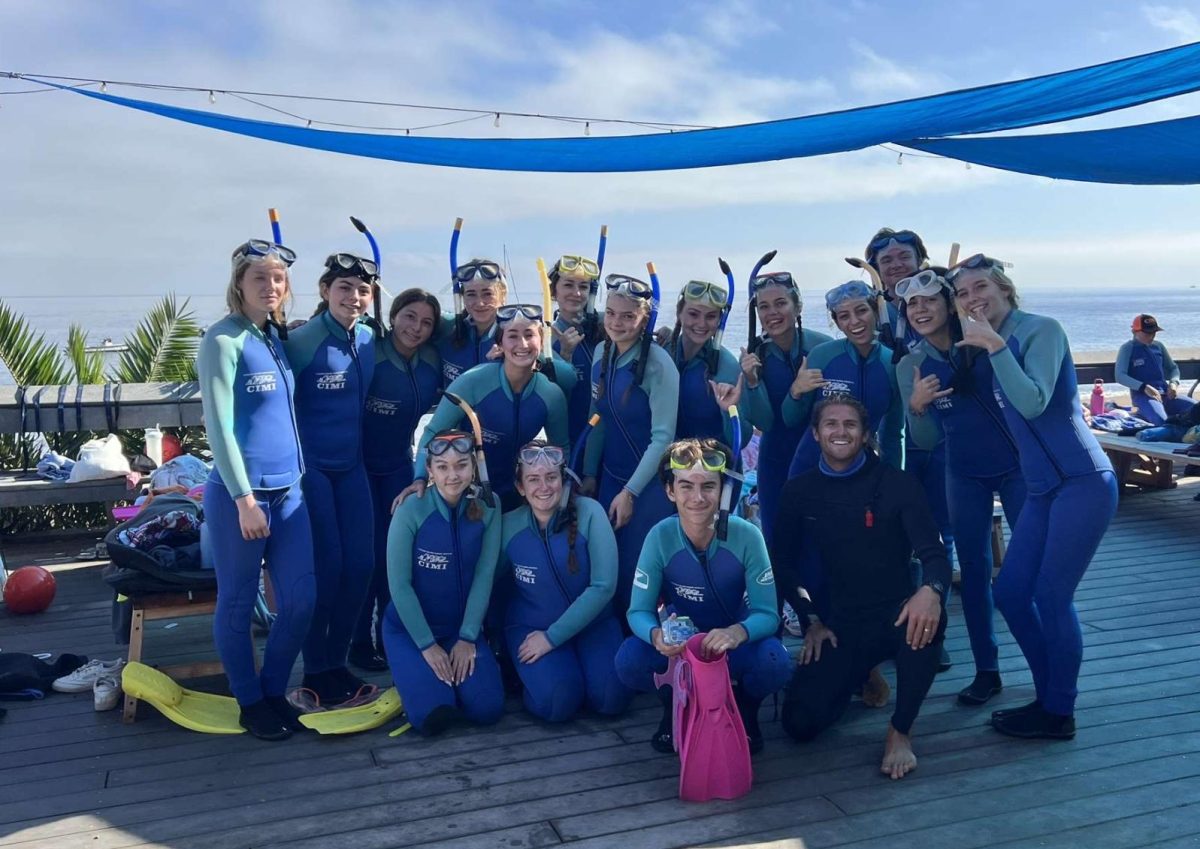 CHS students prepare to snorkel on Catalina Island.